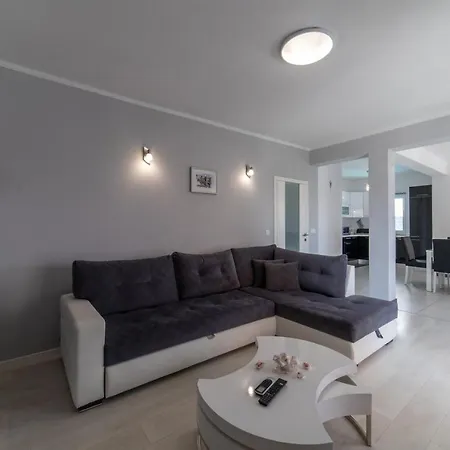 Ban Apartment *