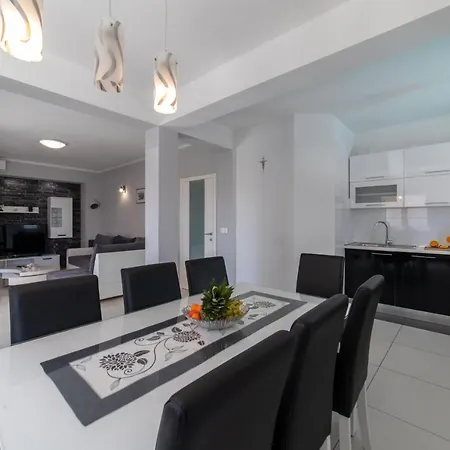 Ban Apartment Trogir