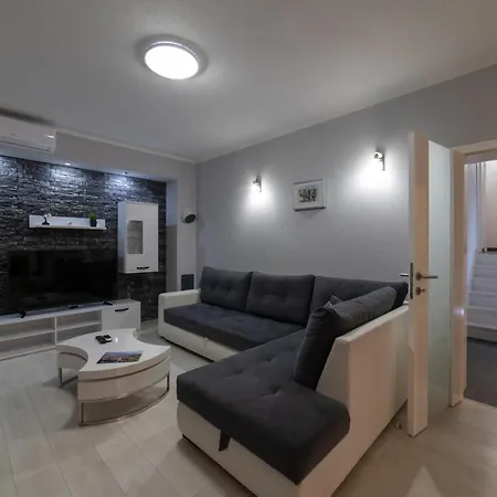 Apartment Ban *