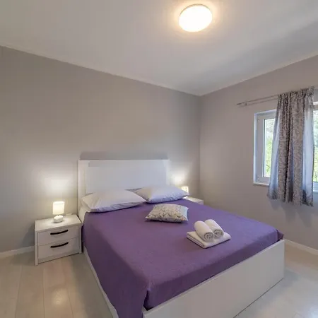 Ban Apartman Trogir