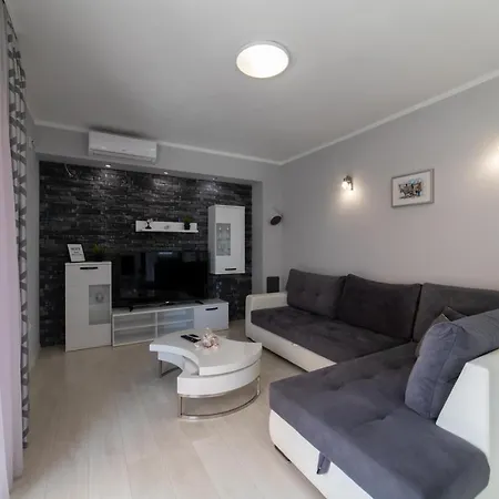 Ban Apartman *