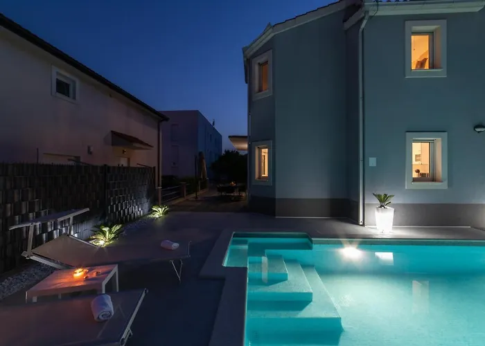 Ban Апартаменты *