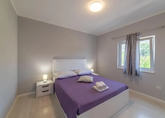 Ban Апартаменты Трогир