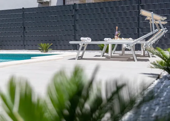 Ban Апартаменты *