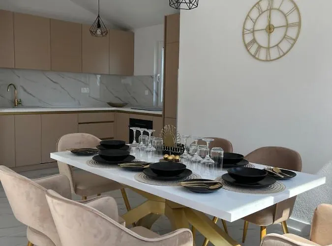 Ban Апартаменты Трогир